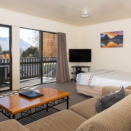 Ride Base Wanaka Apartments ภายนอก รูปภาพ
