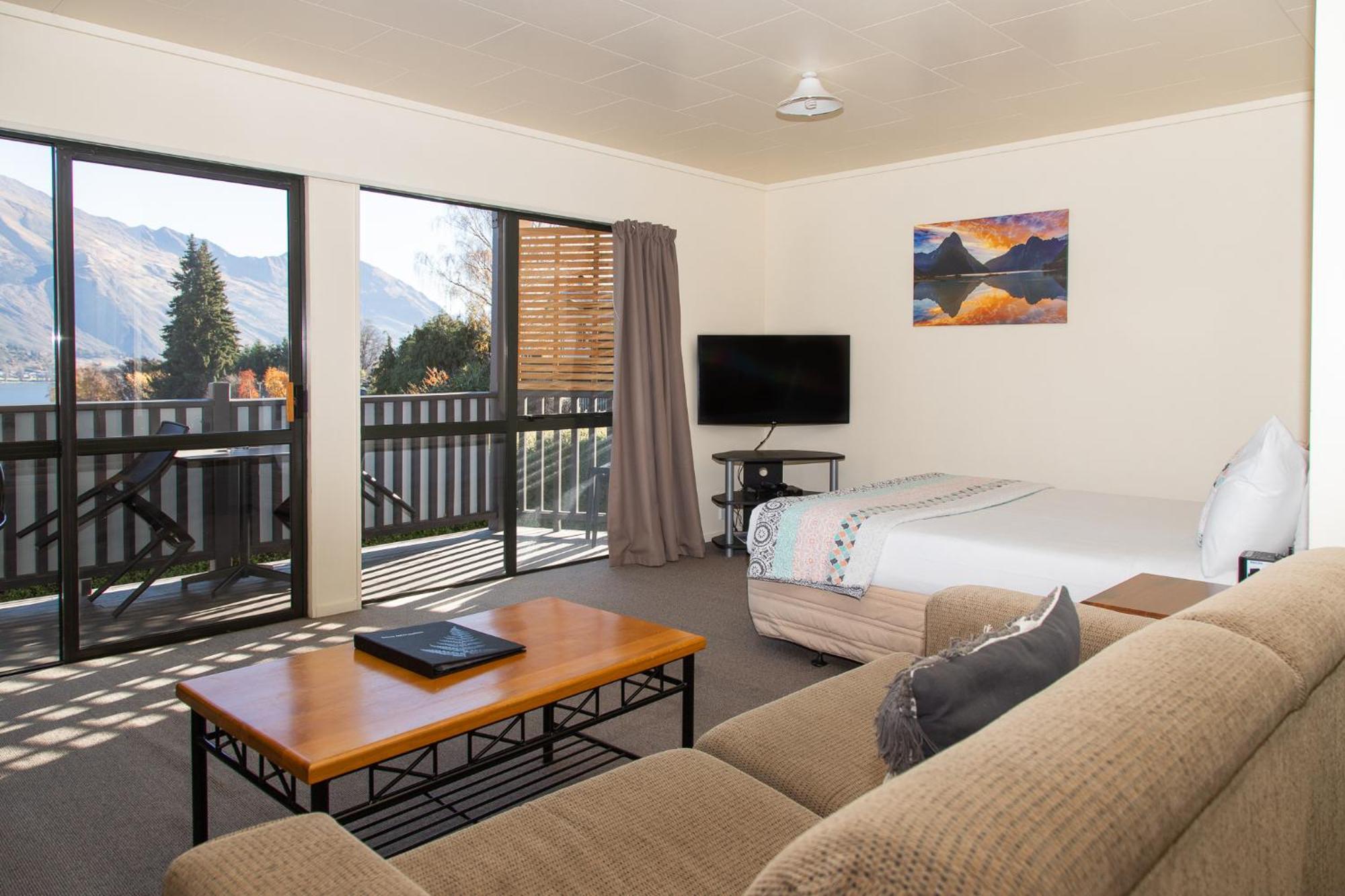 Ride Base Wanaka Apartments ภายนอก รูปภาพ