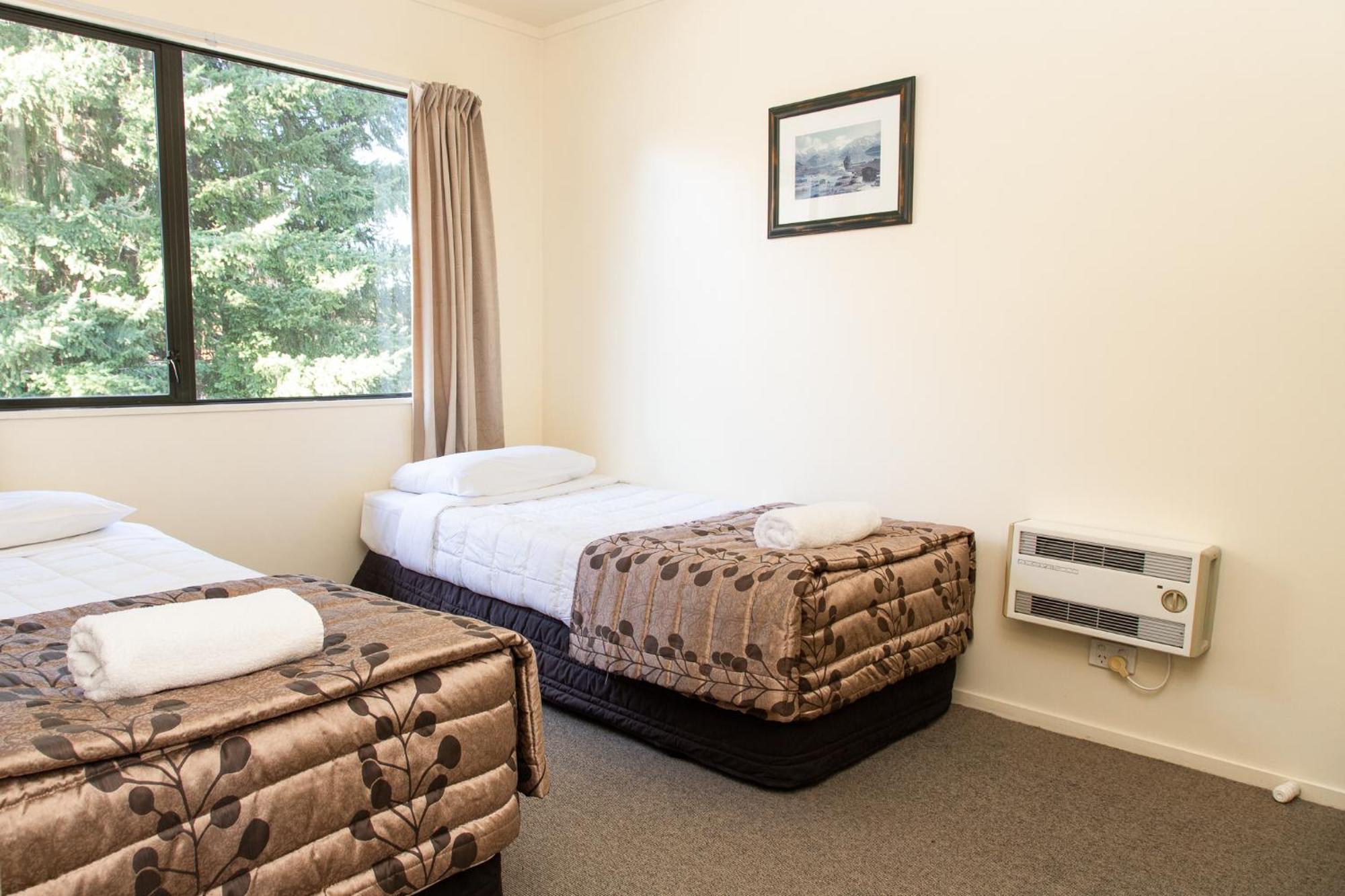 Ride Base Wanaka Apartments ภายนอก รูปภาพ