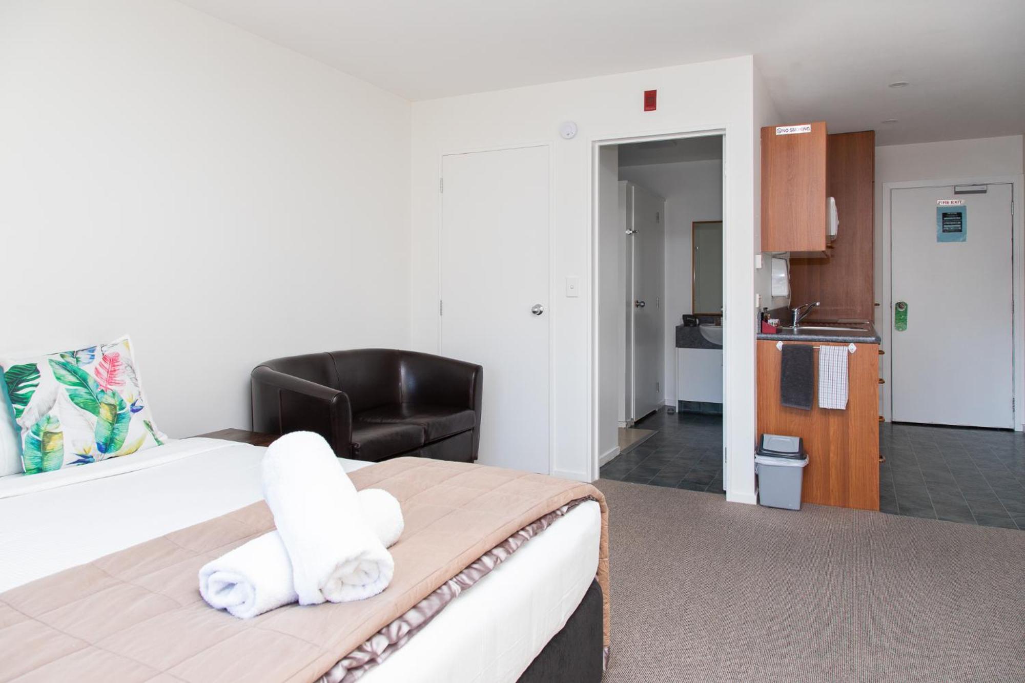 Ride Base Wanaka Apartments ภายนอก รูปภาพ