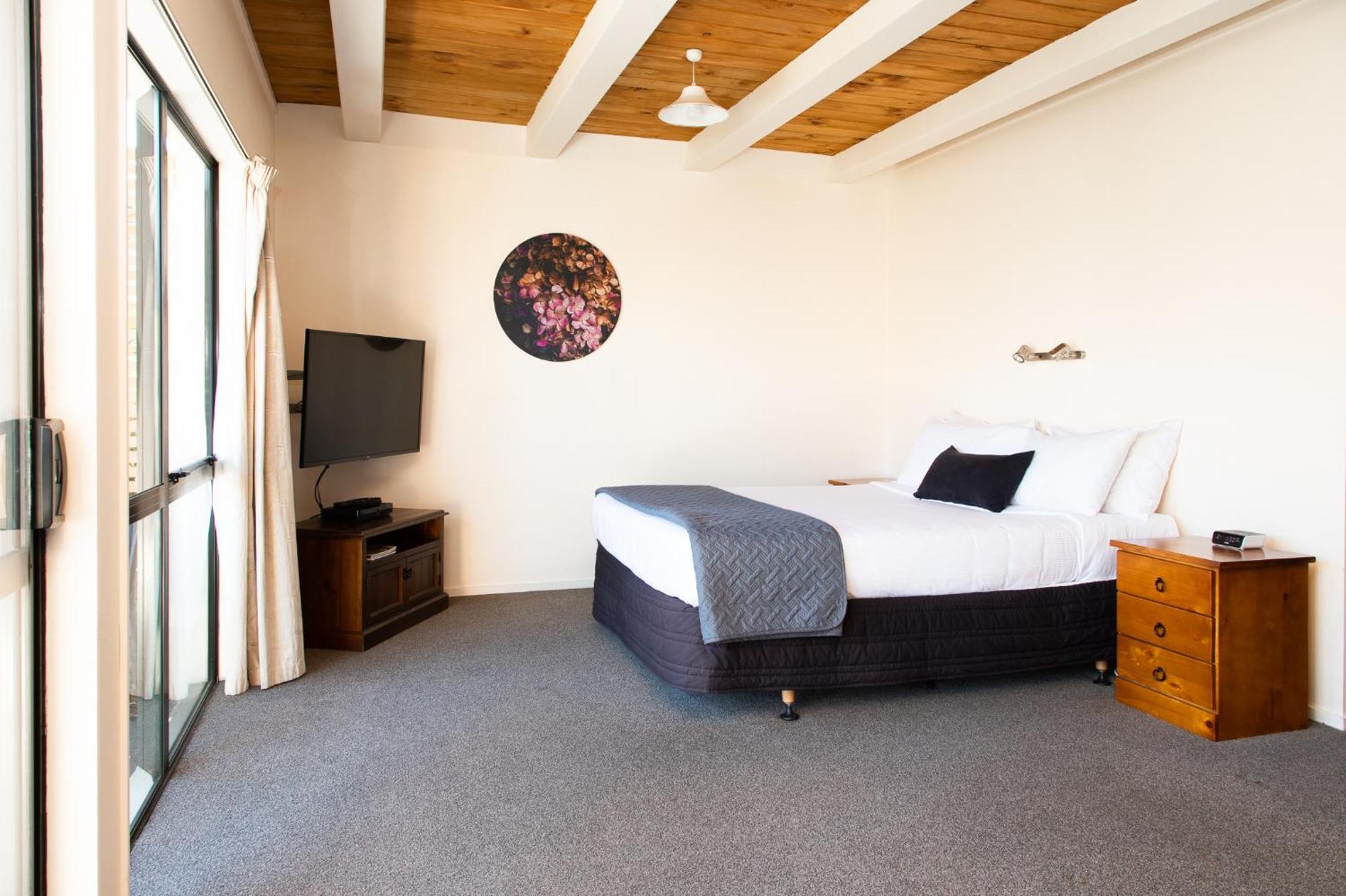 Ride Base Wanaka Apartments ภายนอก รูปภาพ