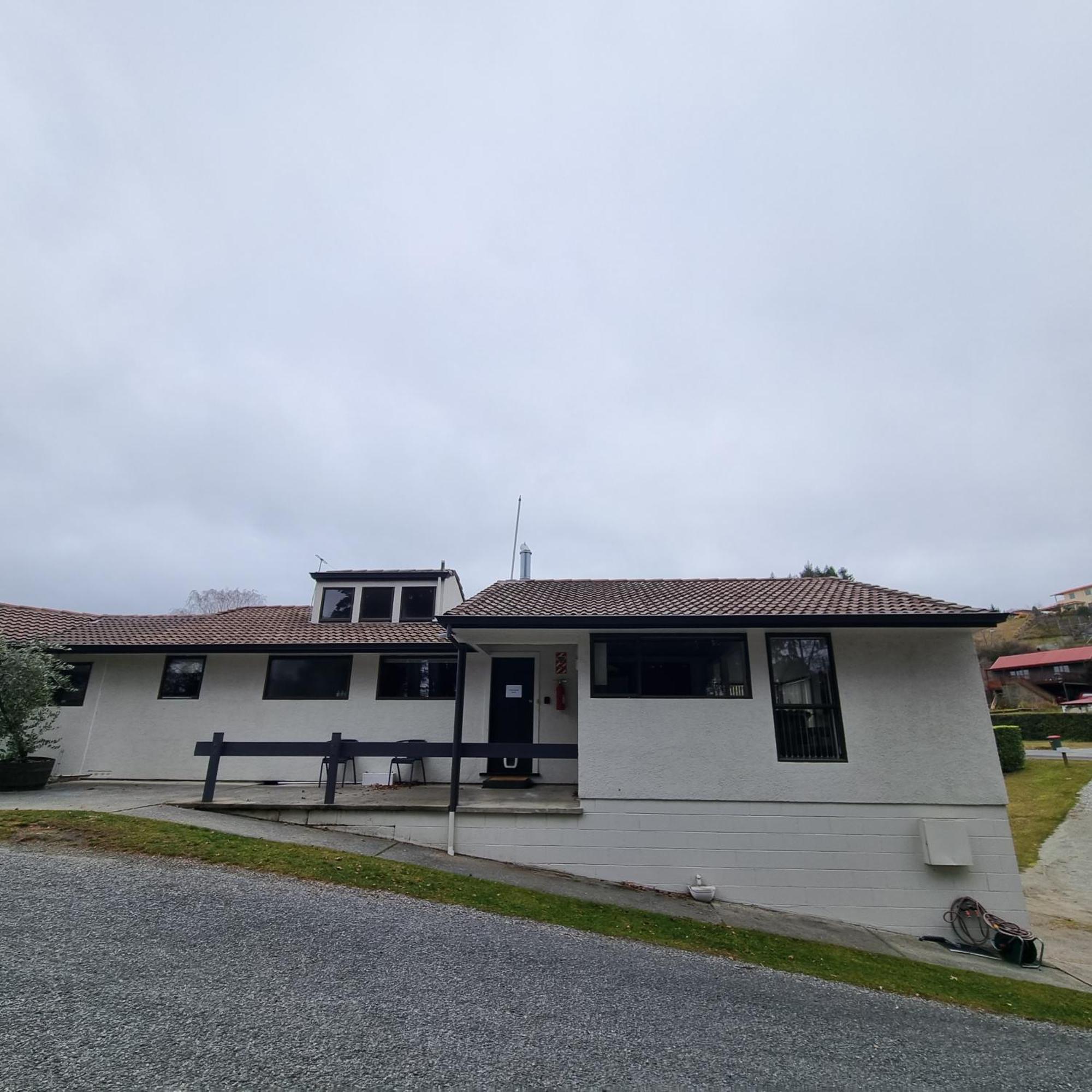 Ride Base Wanaka Apartments ภายนอก รูปภาพ