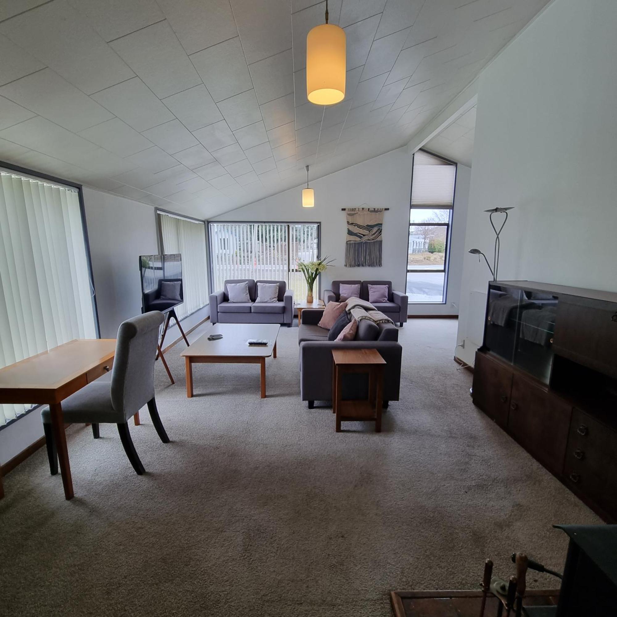 Ride Base Wanaka Apartments ภายนอก รูปภาพ